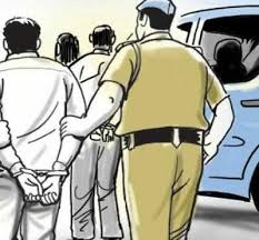 Delhi Crime: काराेबारी से लूटपाट के मामले में चार आराेपित गिरफ्तार