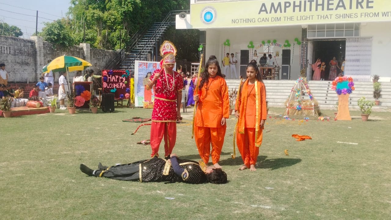 बाल बाड़ी पब्लिक स्कूल में मनाया गया बुराई पर अच्छाई की जीत का पर्व दशहरा