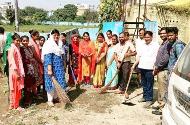 संतोष मेडिकल कॉलेज वं हॉस्पिटल ने चलाया स्वच्छता अभियान