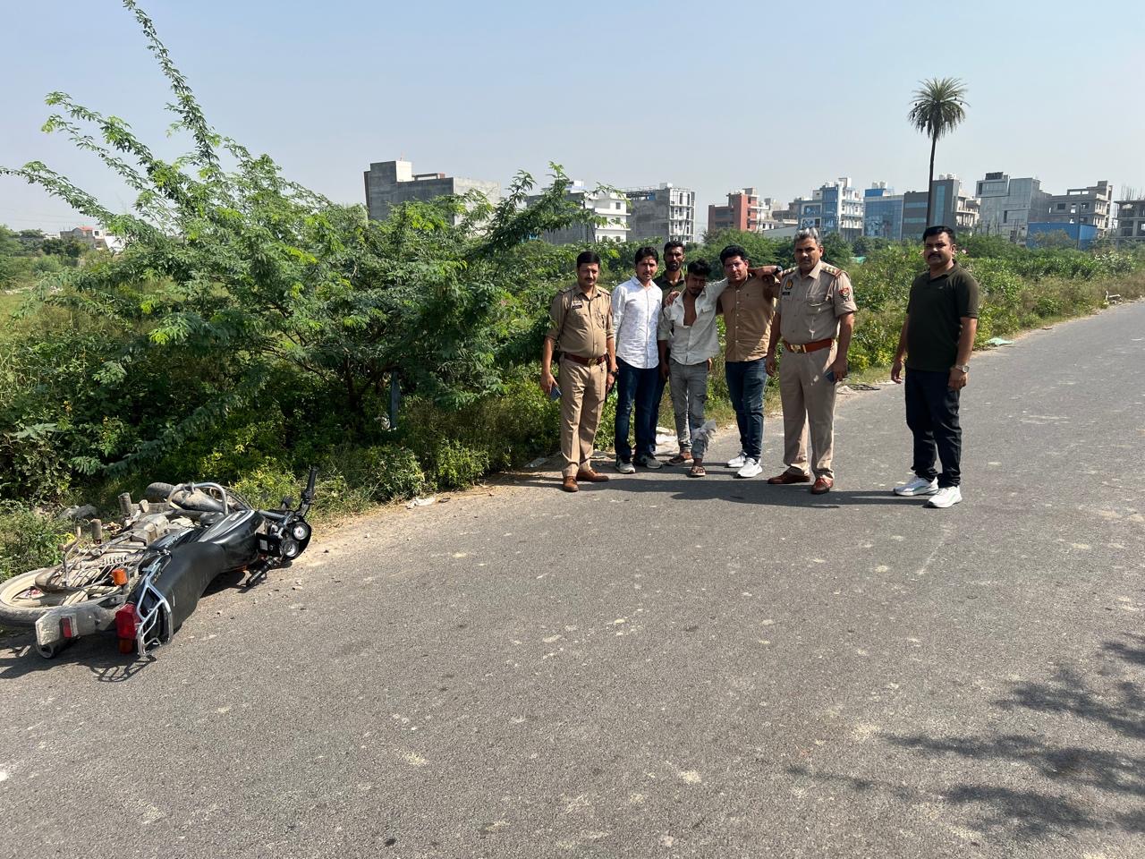 Police Encounter: पैर में गोली लगने के बाद पकड़ में आया 25000 का ईनामी बदमाश