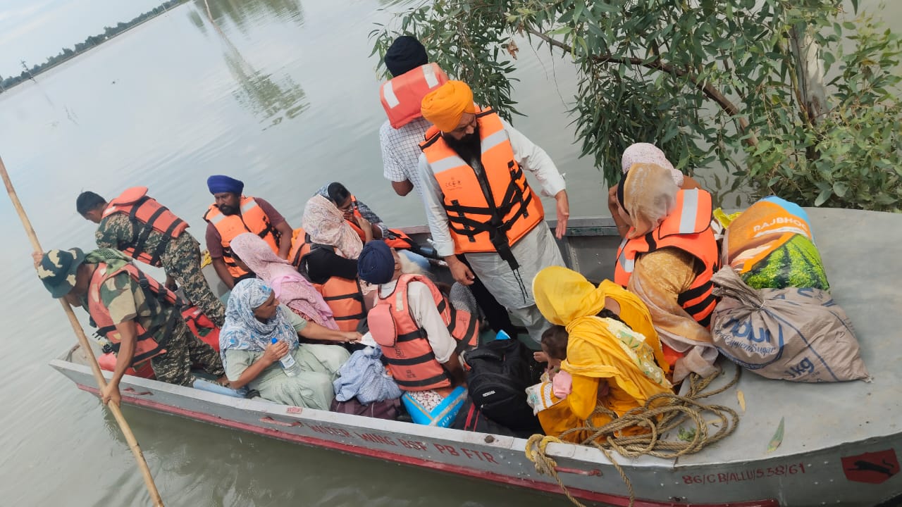 मदद को बढे हाथः बीएसएफ के साथ पंजाब बॉर्डर काम कर रही ये सोसाइटी