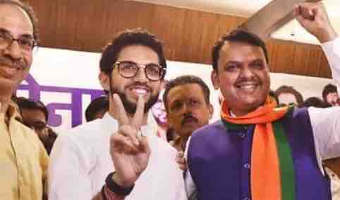 महाराष्ट्र: ‘पप्पूगिरी’ न करें आदित्य ठाकरे, सीएम फडणवीस का तीखा तंज