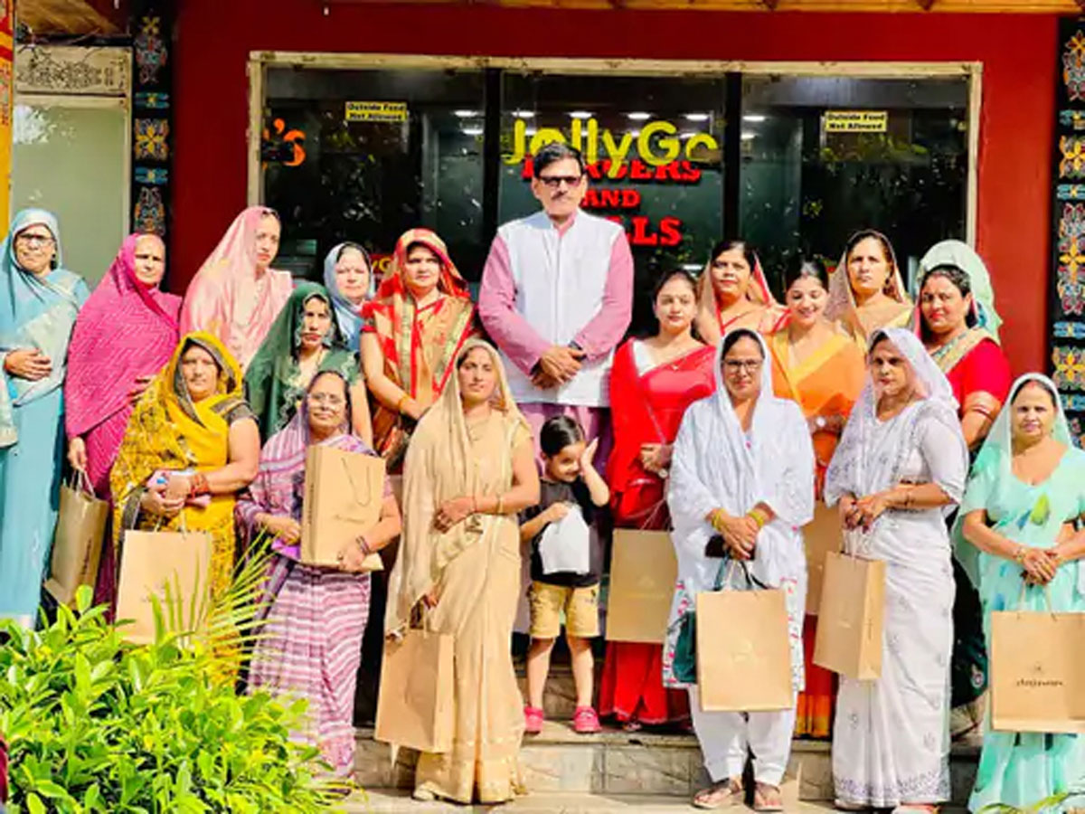 नोएडा इंटरनेशल एयरपोर्टः प्रभावित परिवारों से मिले जेवर विधायक, जानिए क्या कहा