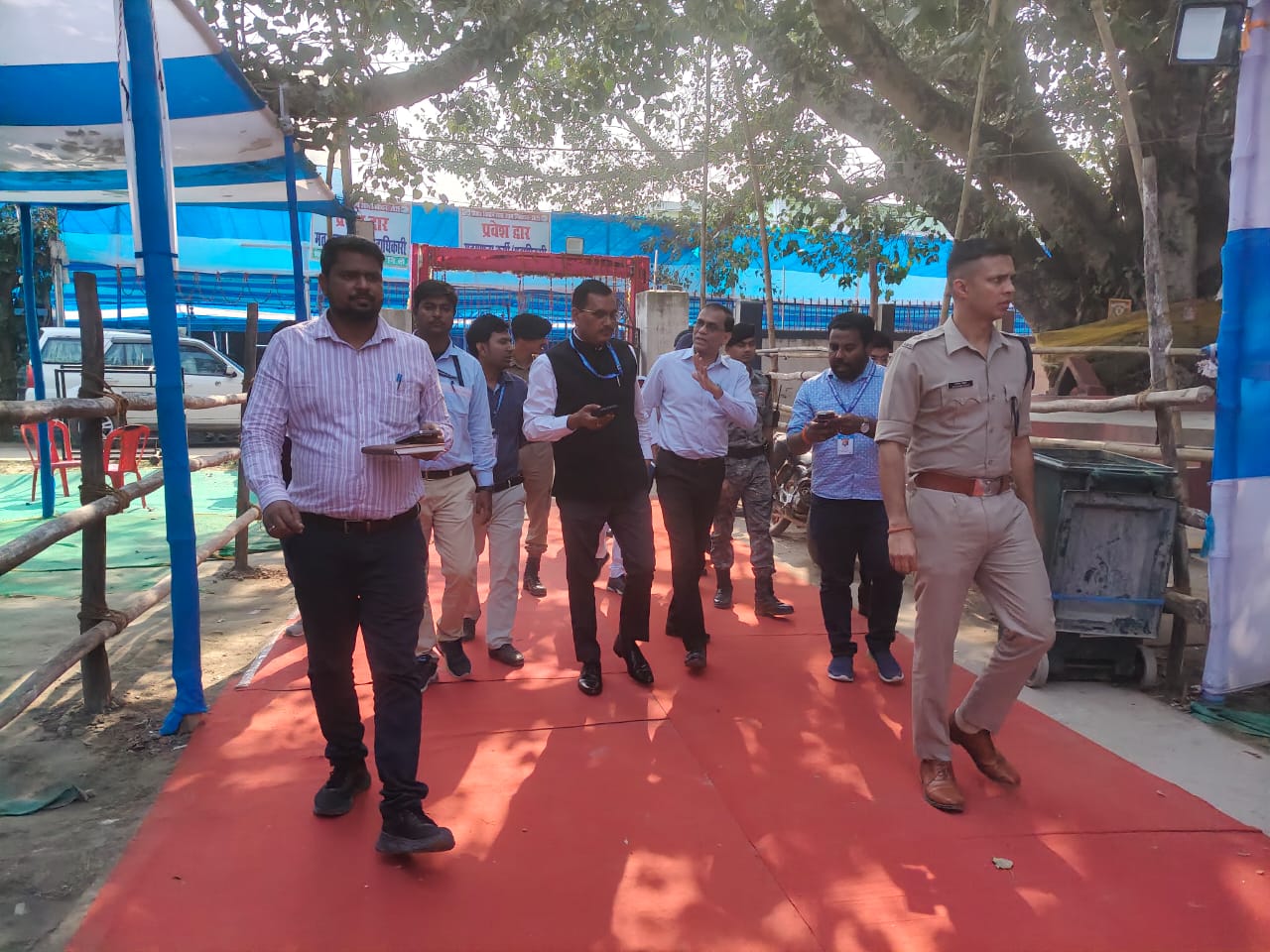 Bihar vote counting: मतगणना केंद्र डायट थावे का डीएम व एसपी ने किया निरीक्षण