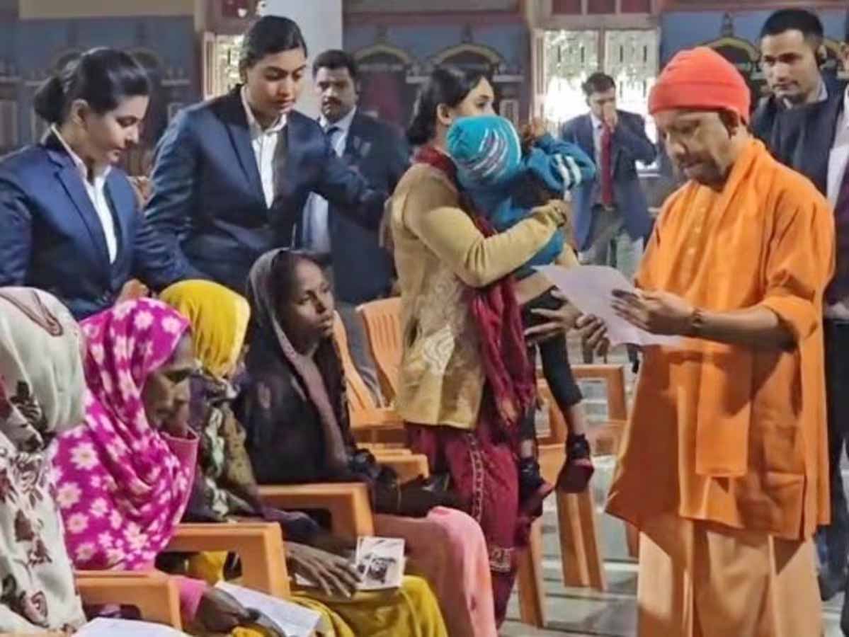 सीएम ने फरियादियों की समस्याओं को सुना और अधिकारियों को तत्काल कार्रवाई निर्देश दिए