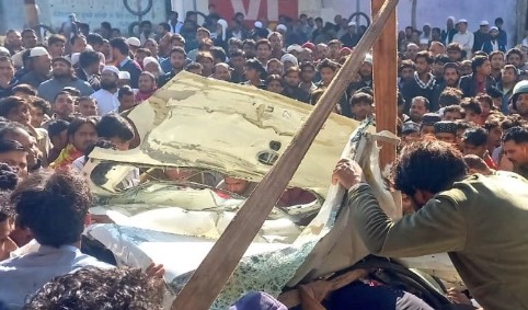 अंतिम संस्कार जाते परिवार पर पलटा बजरी लदा डंपर, दर्दनाक मौत