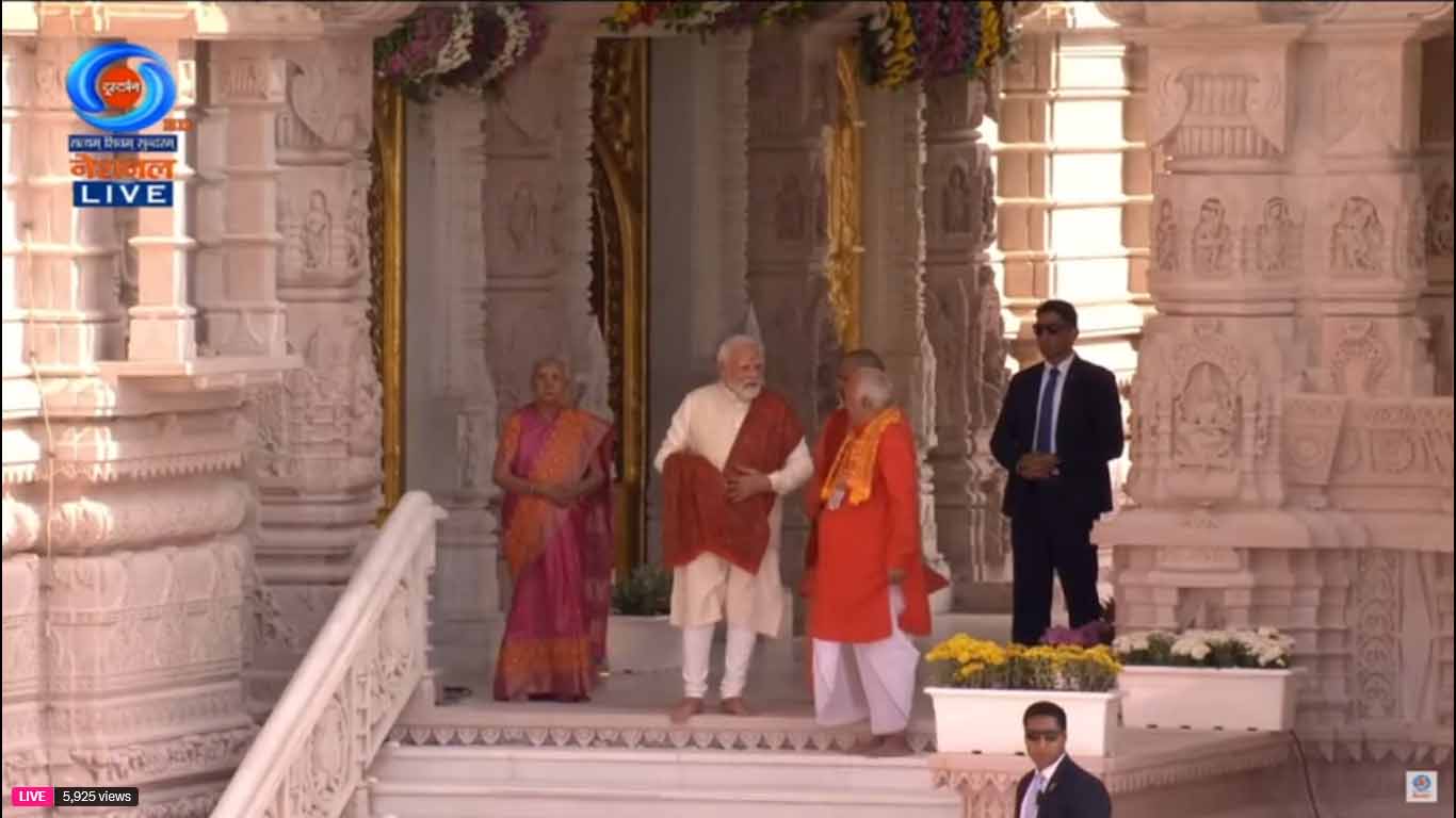 अयोध्या में ऐतिहासिक ध्वजारोहण: प्रधानमंत्री मोदी ने राम मंदिर के शिखर पर फहराया धर्म ध्वज