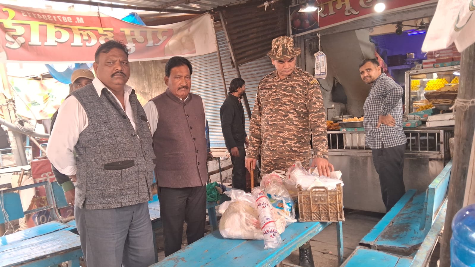 नगर निगम ने अभियान चलाकर हटाया अतिक्रमण, वसूला सात लाख जुर्माना