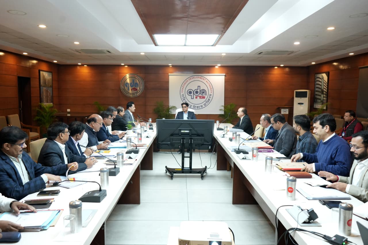 मंडलायुक्त ने जीडीए की समीक्षा बैठक में योजनाओं के तलपट मानचित्र तैयार करने के दिए निर्देश