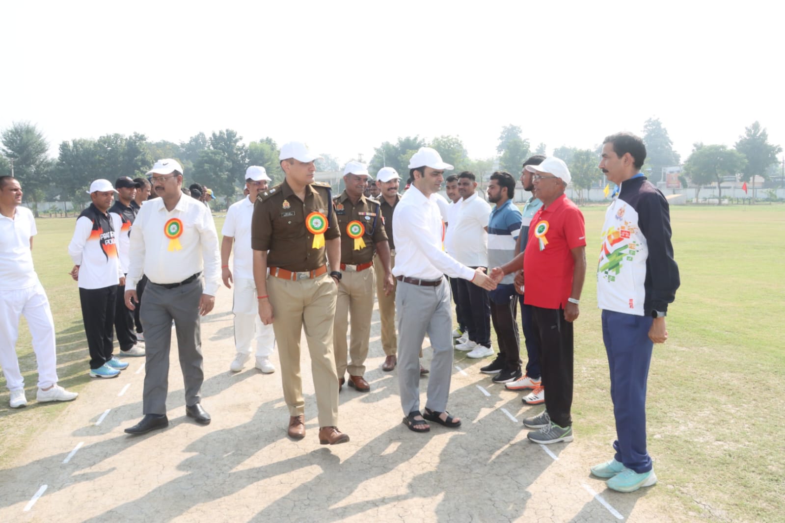 UP News: खेलकूद से मानसिक दृढ़ता एवं अनुशासन की भावना विकसित : जिलाधिकारी