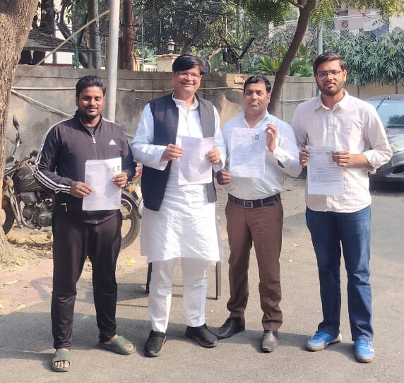 सपा नेता कुँवर बिलाल बर्नी ने एसआईआर फार्म भरकर जनता को दिया ये संदेश