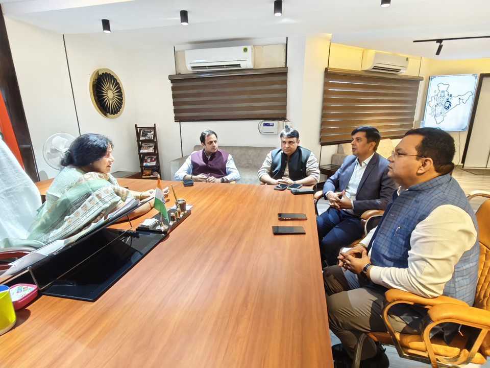 महापौर सुनीता दयाल ने समीक्षा बैठक में अफसरों को दिए अहम निर्देश