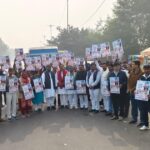 वोट चोर गद्दी छोड महारैली में शामिल हुए नोएडा के कांग्रेसी