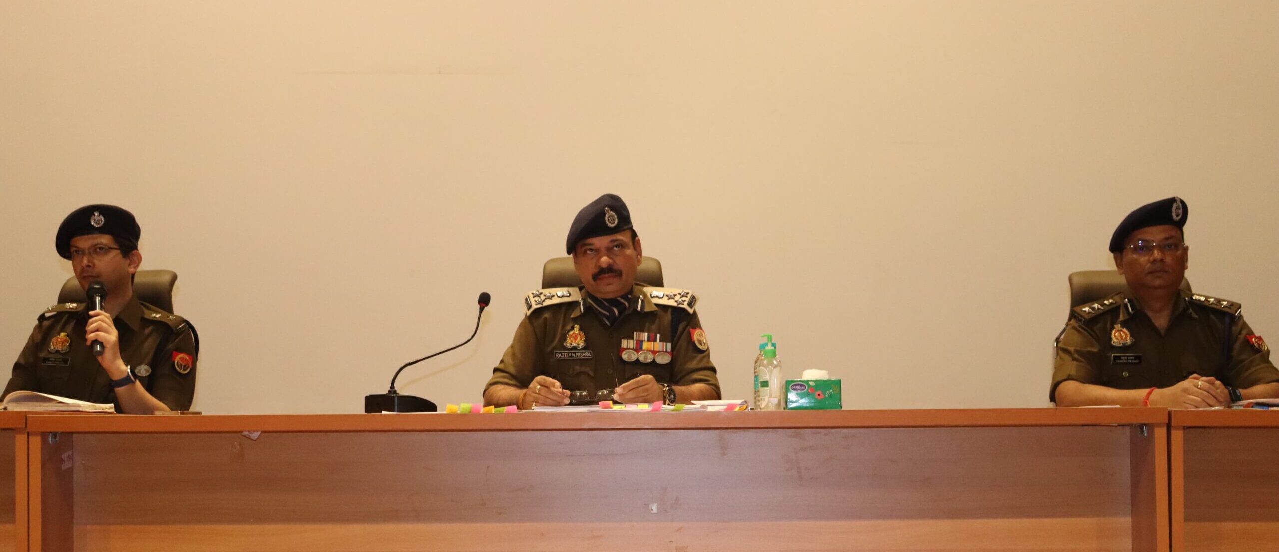 नोएडा के एडिशनल पुलिस कमिश्नर