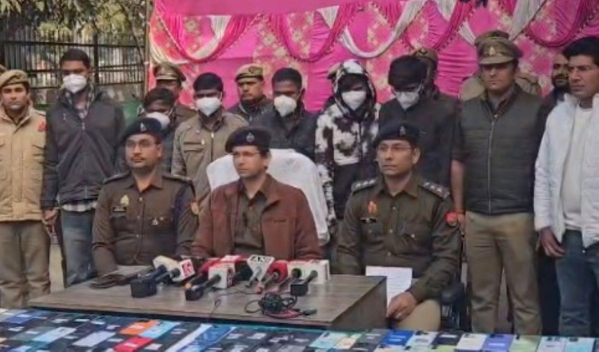 Big Breaking: नोएडा पुलिस को मिली बड़ी कामयाबीः साप्ताहिक बाजारों से मोबाइल चोरी करने वाले गिरोह का खुलासा, करोड़ों के मोबाइल बरामद