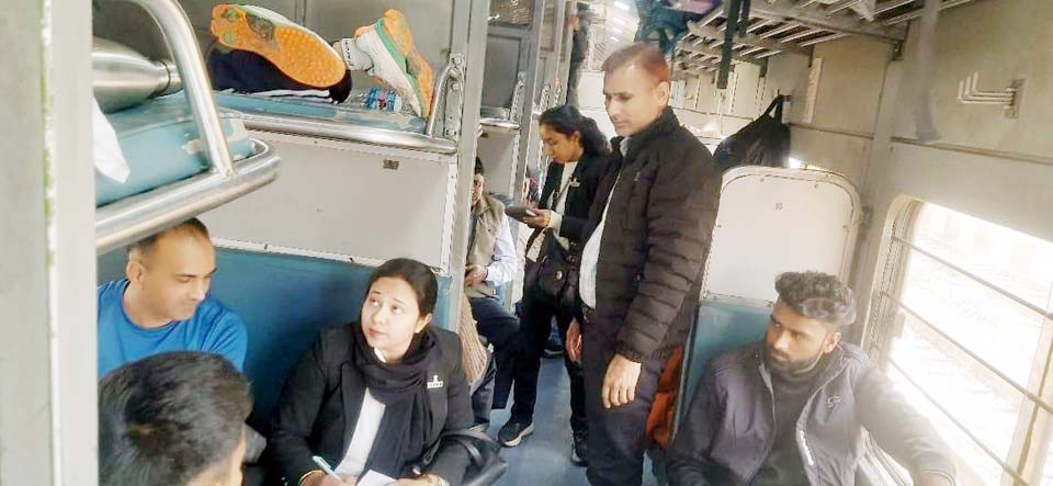 ‘बिना टिकट पकड़े 190 यात्रियों से वसूला 91 हजार जुर्माना’