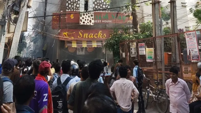 Fire breaks out in Delhi :