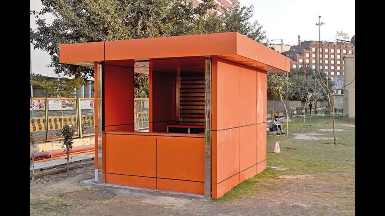 Noida Illegal Kiosk