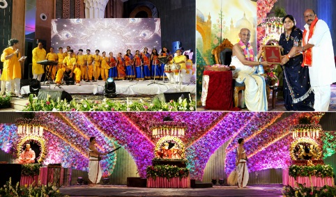 Krishnotsav in Noida: वृंदावन चंद्रोदय मंदिर में जन्माष्टमी से पहले उमड़े श्रद्धालु